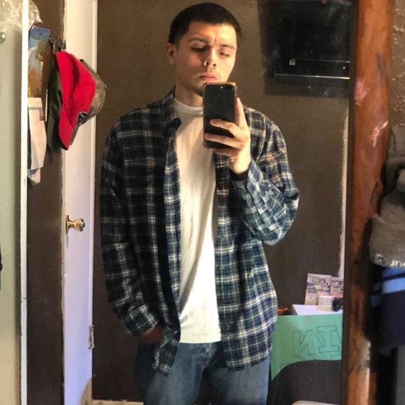 Meet your Posher, Nicolas - Picture 1 of 1